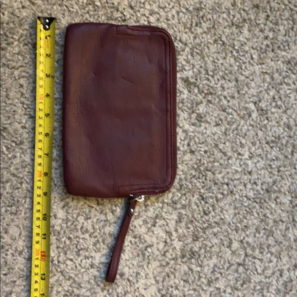 Old navy clutch